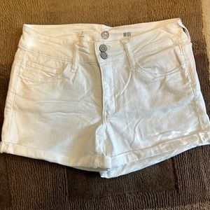 Sale 🎈3/$20 EUC SO White Cuffed Denim Midi Shorts size 7